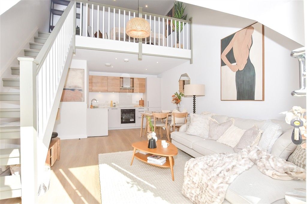 1 bed flat for saleOutwood Lane, Chipstead, Surrey CR5