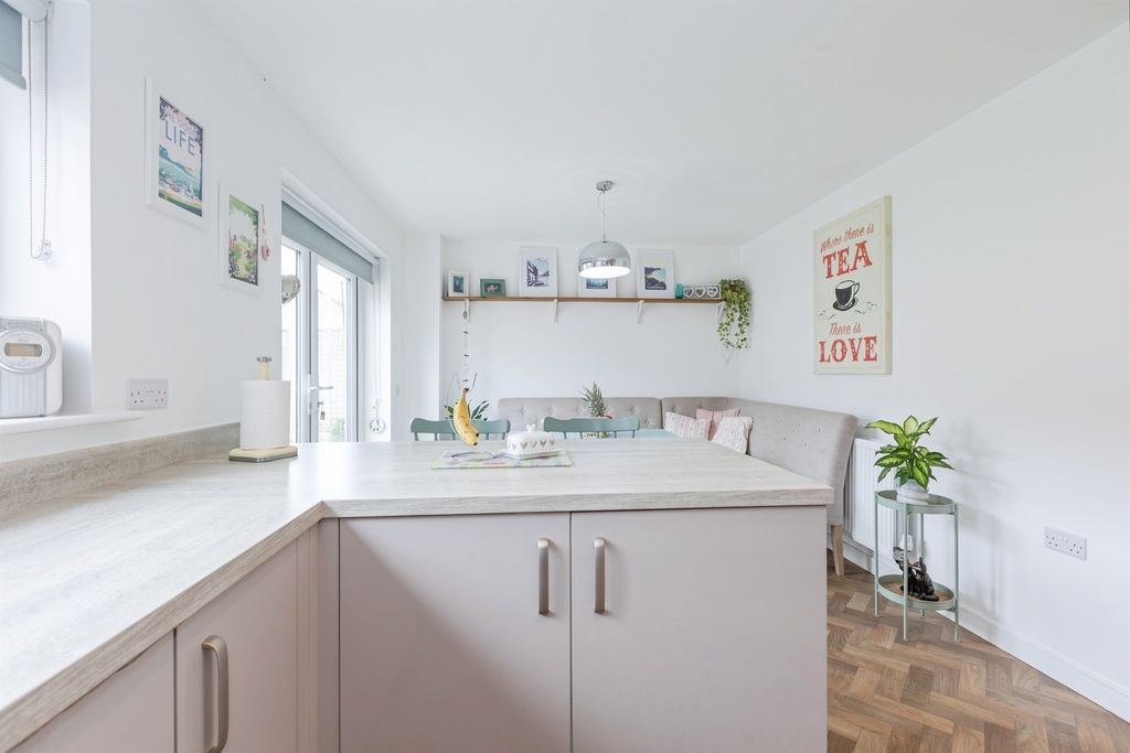 Additional image 3 of 4 bed detached house for saleAlbion Crescent, Corsham SN13