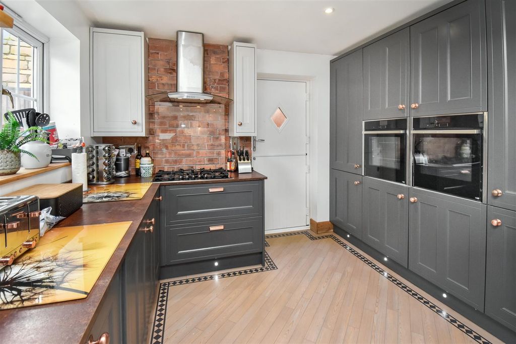 Additional image 5 of 6 bed detached house for saleNN17, Bramblewood Road, Weldon
