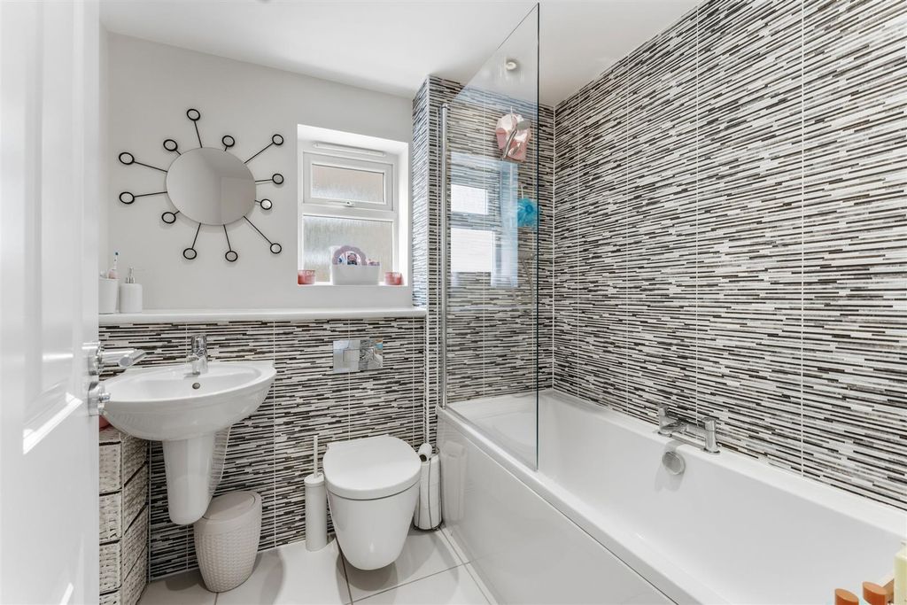 Additional image 23 of 5 bed detached house for saleCambrian Lane, Little Stanion NN18