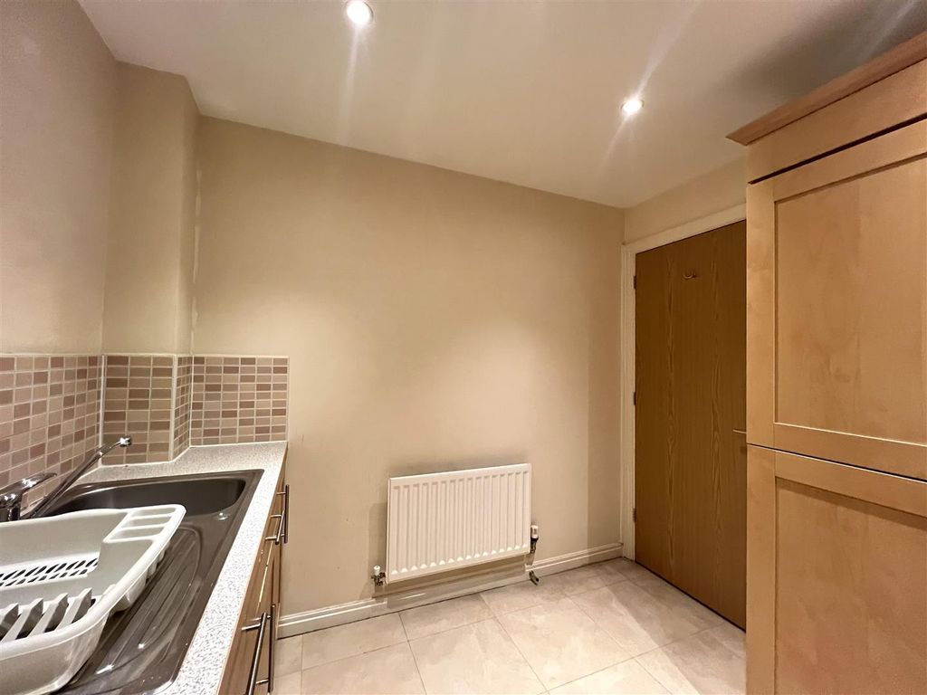 Additional image 6 of 2 bed flat for saleMill Green, Congleton CW12