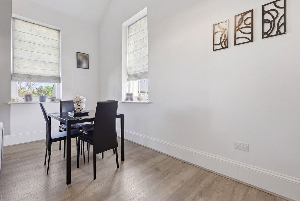 Additional image 6 of 2 bed flat for saleLondinium Road, Colchester CO2