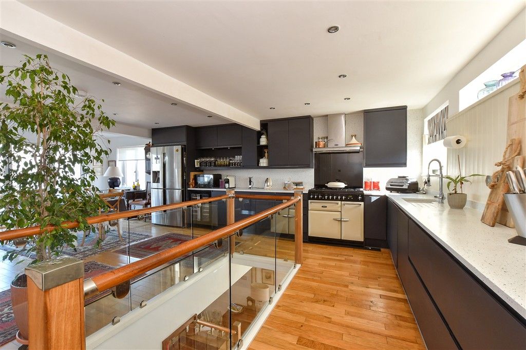 Additional image 4 of 4 bed detached house for saleNubia Close, Cowes, Isle Of Wight PO31