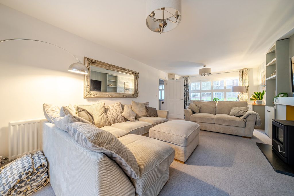 Additional image 6 of 4 bed detached house for saleLonghurst Avenue, Cranleigh GU6