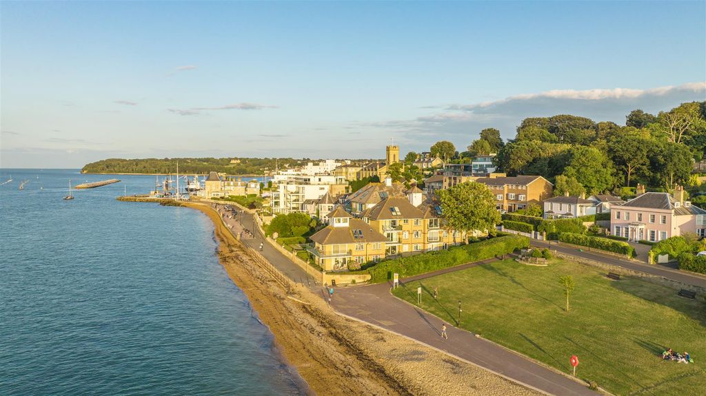 Additional image 23 of 2 bed flat for saleCowes, Isle Of Wight PO31