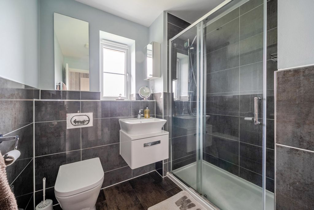 Additional image 15 of 4 bed detached house for saleLonghurst Avenue, Cranleigh GU6