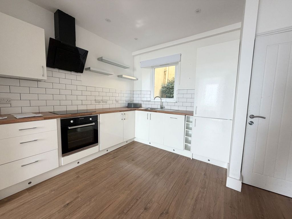 Additional image 3 of 2 bed flat for saleFlat 1, Glan Y Mor, Amroth, Narberth SA67