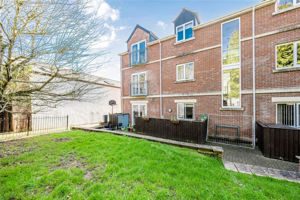 2 bed flat for saleParliament Square, Parliament Street, Crediton, Devon EX17