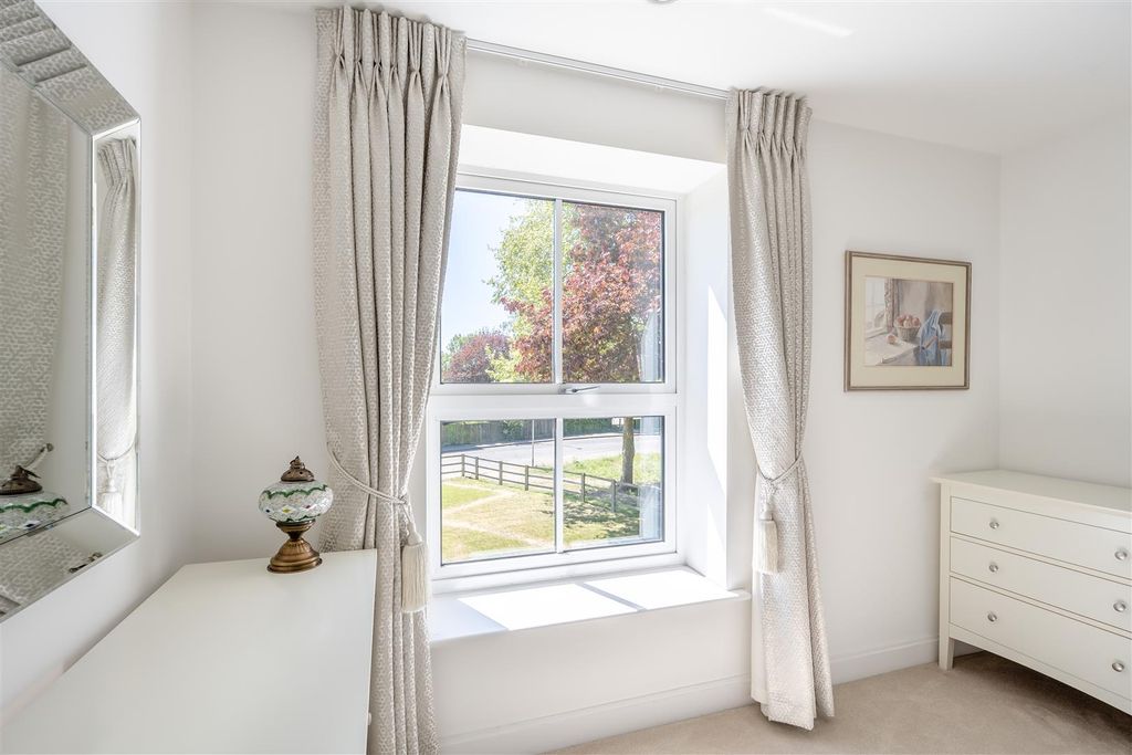 Additional image 9 of 2 bed flat for saleLancer House, Butt Road, Colchester CO2