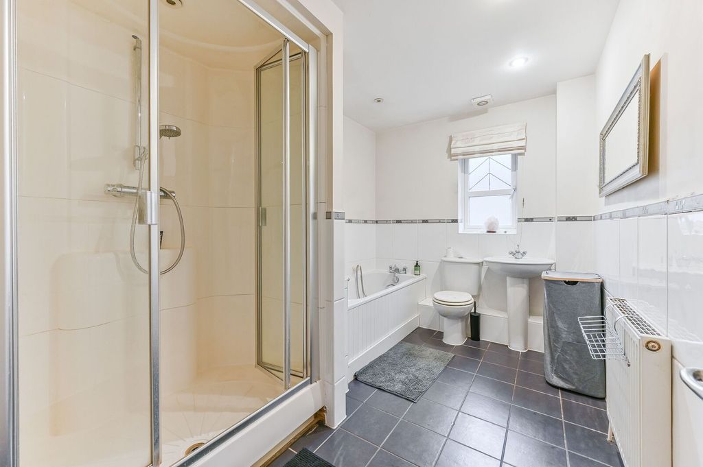 Additional image 17 of 5 bed detached house for saleWater Mead, Coulsdon, Chipstead CR5