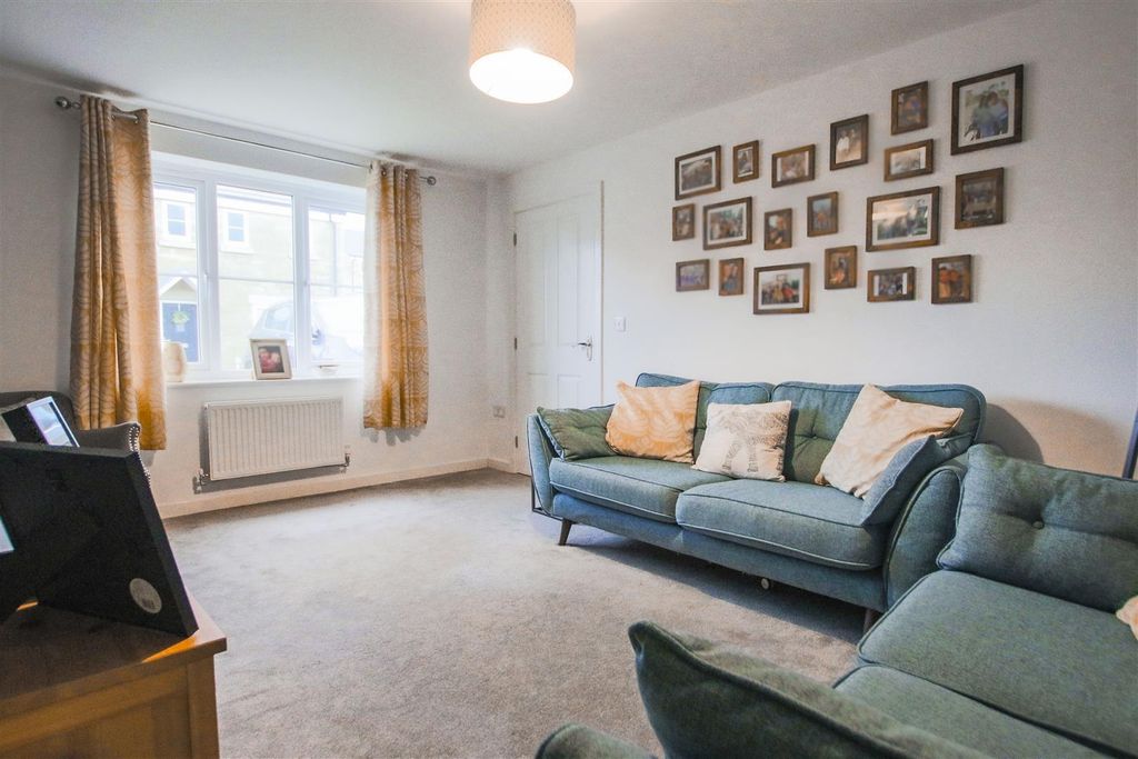 Additional image 15 of 5 bed detached house for saleLanky Gardens, Colne BB8