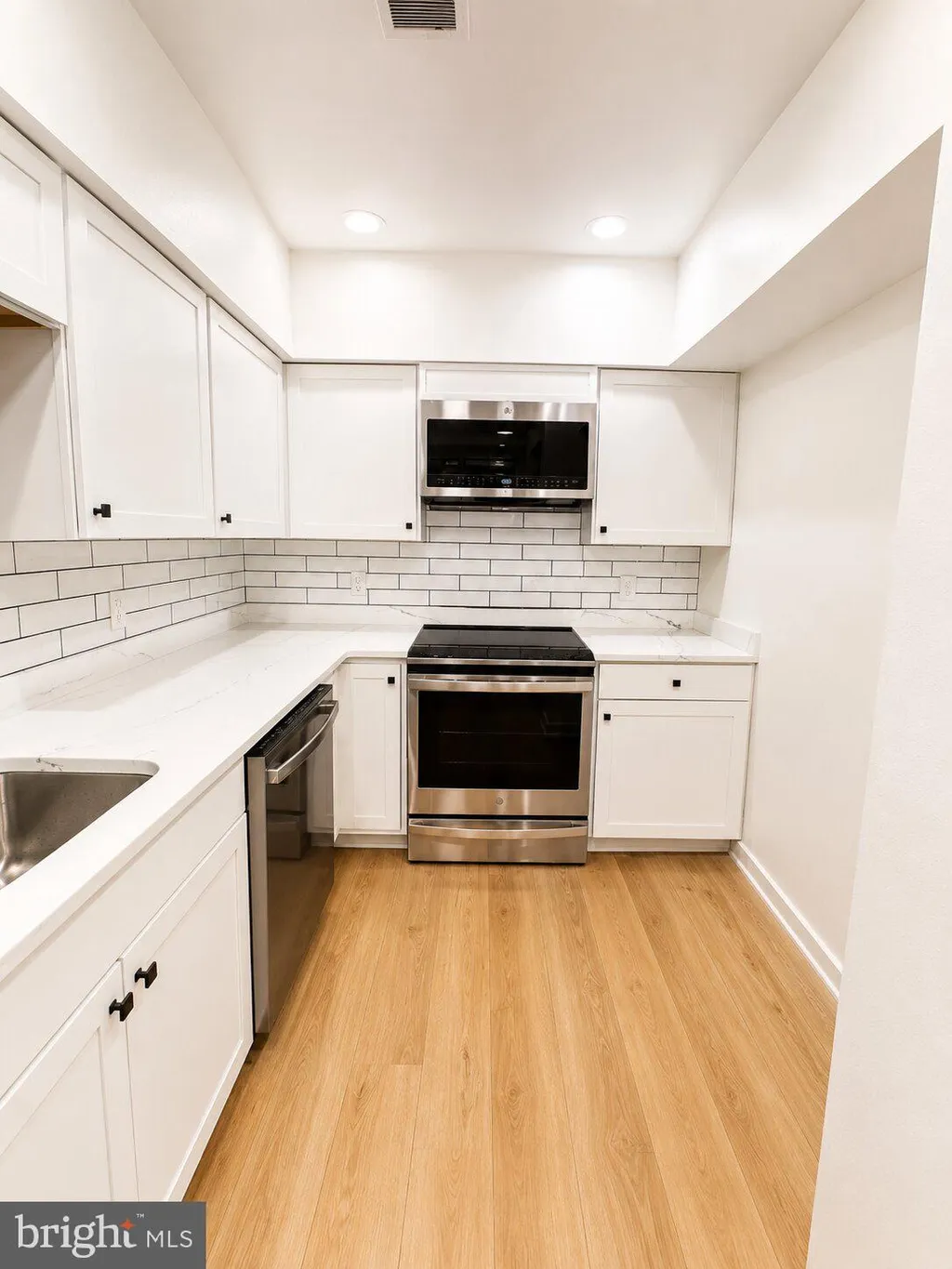 Additional image 10 of 406 15th Street SE Unit B, Washington, DC 20003