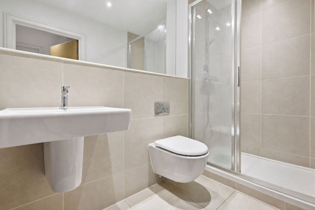 Additional image 8 of 2 bed flat for saleHigh Street, Colchester CO1