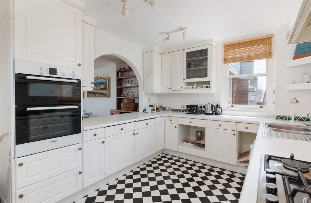 Additional image 8 of 5 bed terraced house for saleCowes, Isle Of Wight PO31
