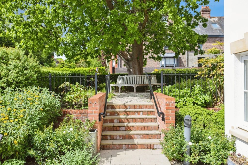 Additional image 11 of 2 bed flat for saleHorsley Place, Cranbrook, Kent TN17