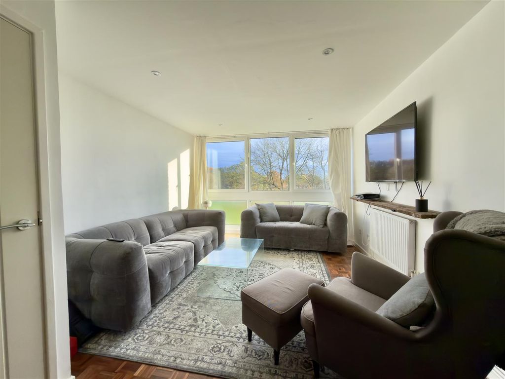 Additional image 4 of 2 bed flat for saleHailey Place, Cranleigh GU6