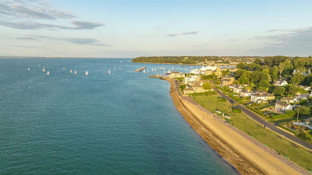 Additional image 24 of 2 bed flat for saleCowes, Isle Of Wight PO31