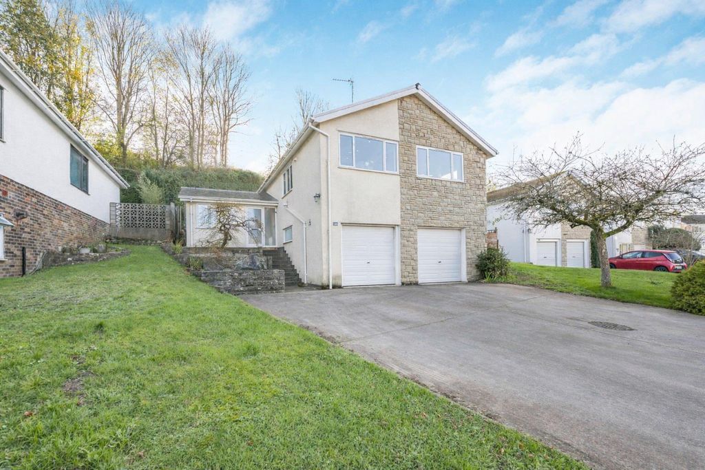 4 bed detached house for saleMill Park, Cowbridge CF71