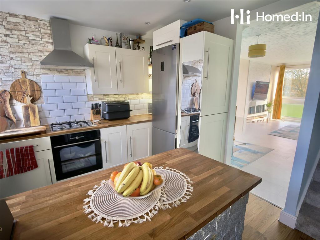 Additional image 2 of 2 bed flat for saleHailey Place, Cranleigh GU6