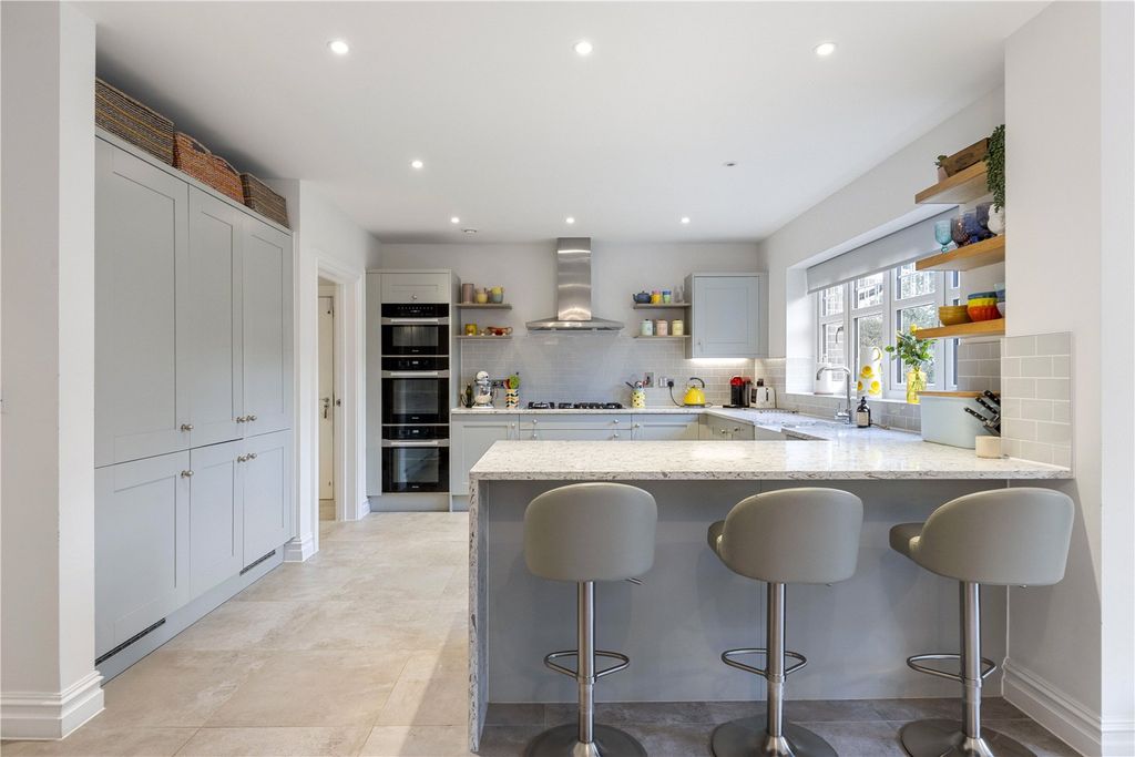 Additional image 18 of 5 bed detached house for saleLeith Way, Cranleigh, Surrey GU6