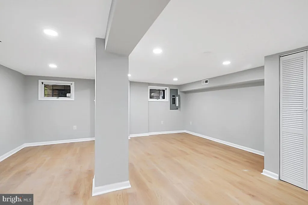 Additional image 14 of 727 Otis Place NW, Washington, DC 20010