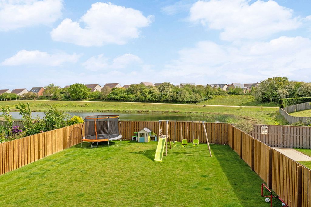 Additional image 3 of 4 bed detached house for saleLake Drive, Weldon, Corby, Northamptonshire NN17