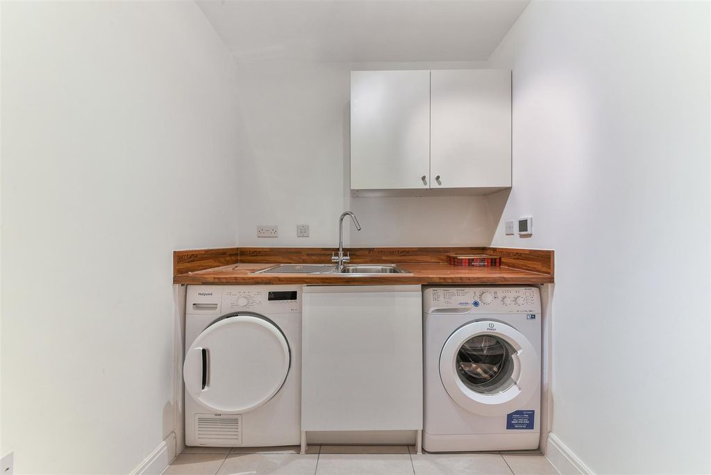 Additional image 21 of 2 bed flat for saleOutwood Lane, Chipstead CR5