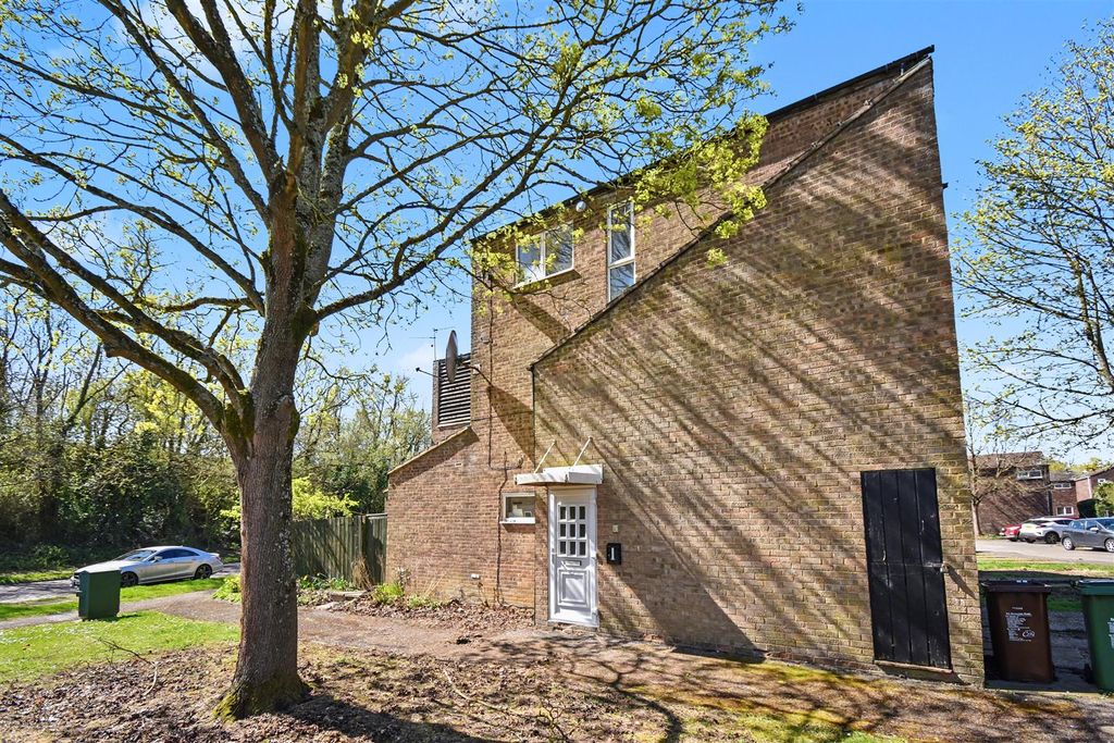 3 bed maisonette for saleNN18, Dresden Close, Corby