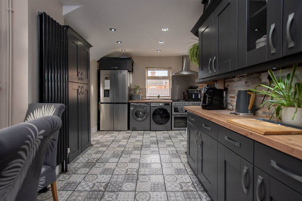 Additional image 9 of 3 bed semi-detached house for salePrinces Road, Cleethorpes DN35