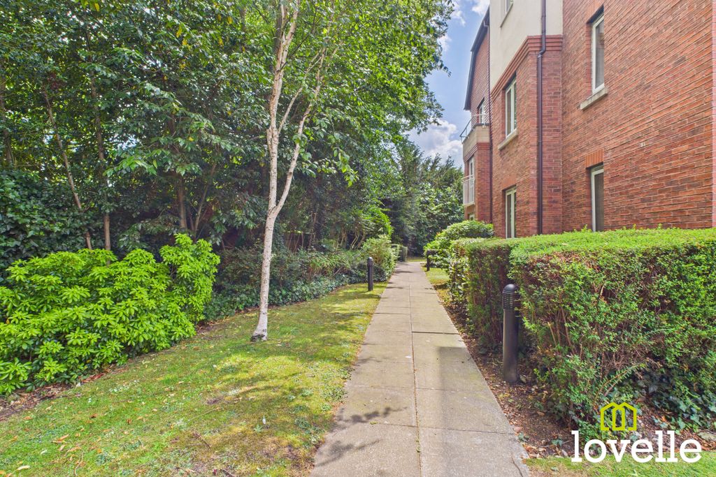 Additional image 3 of 2 bed flat for saleShardeloes Court Newgate Street, Cottingham HU16