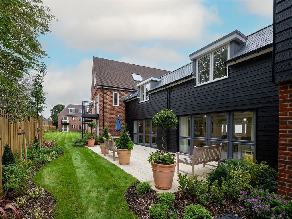 Additional image 25 of 2 bed flat for saleVictoria Road, Cranleigh GU6