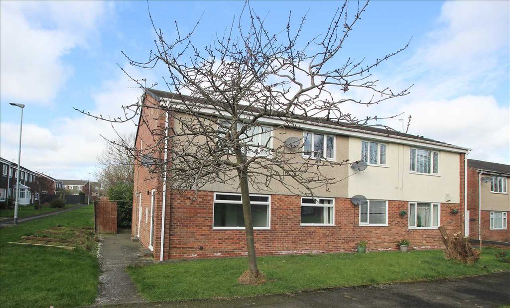 2 bed flat for saleHuntingdon Drive, Eastfield Glade, Cramlington NE23