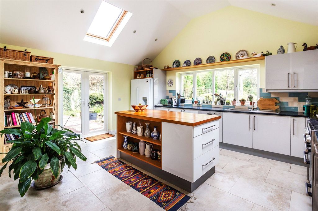 Additional image 9 of 4 bed detached house for saleWoodland Avenue, Cranleigh, Surrey GU6