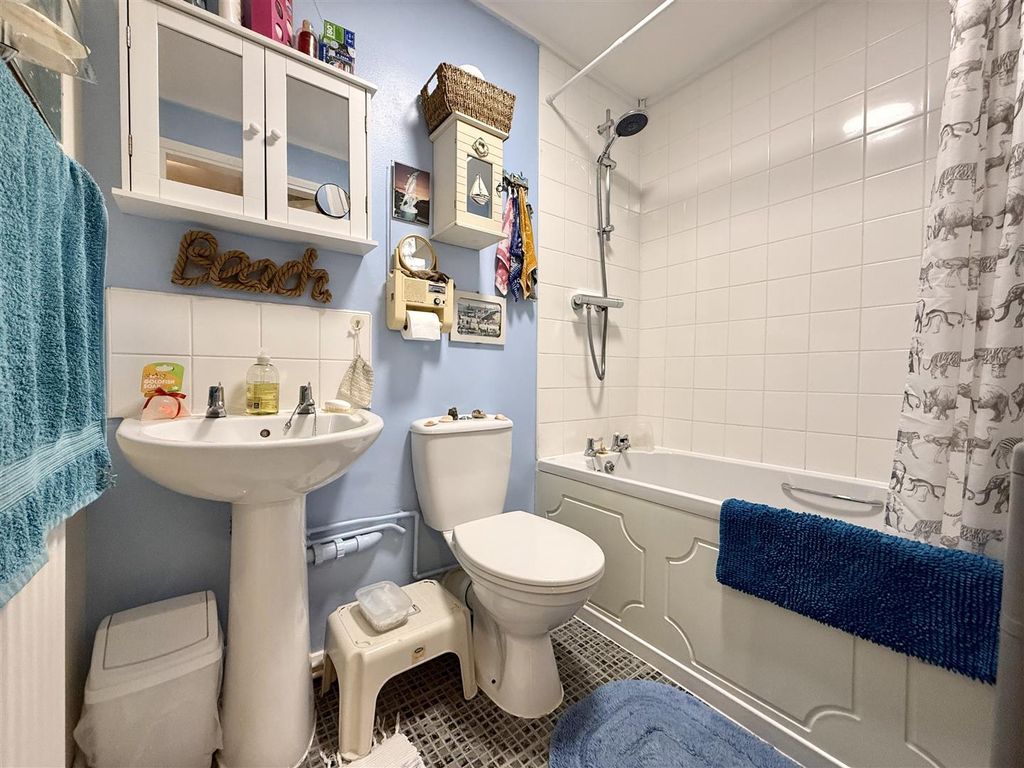 Additional image 12 of 2 bed flat for saleNook Close, Shepshed, Loughborough LE12