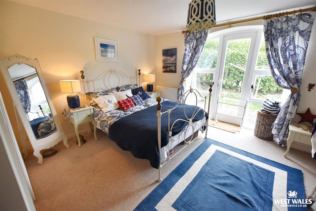 3 bed barn conversion for saleNew Moat, Clarbeston Road SA63 photo 4