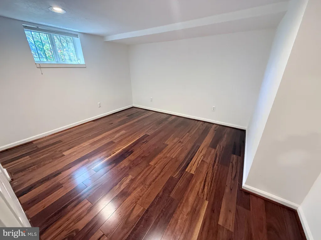 5021 Cathedral Avenue NW, Washington, DC 20016 photo 4