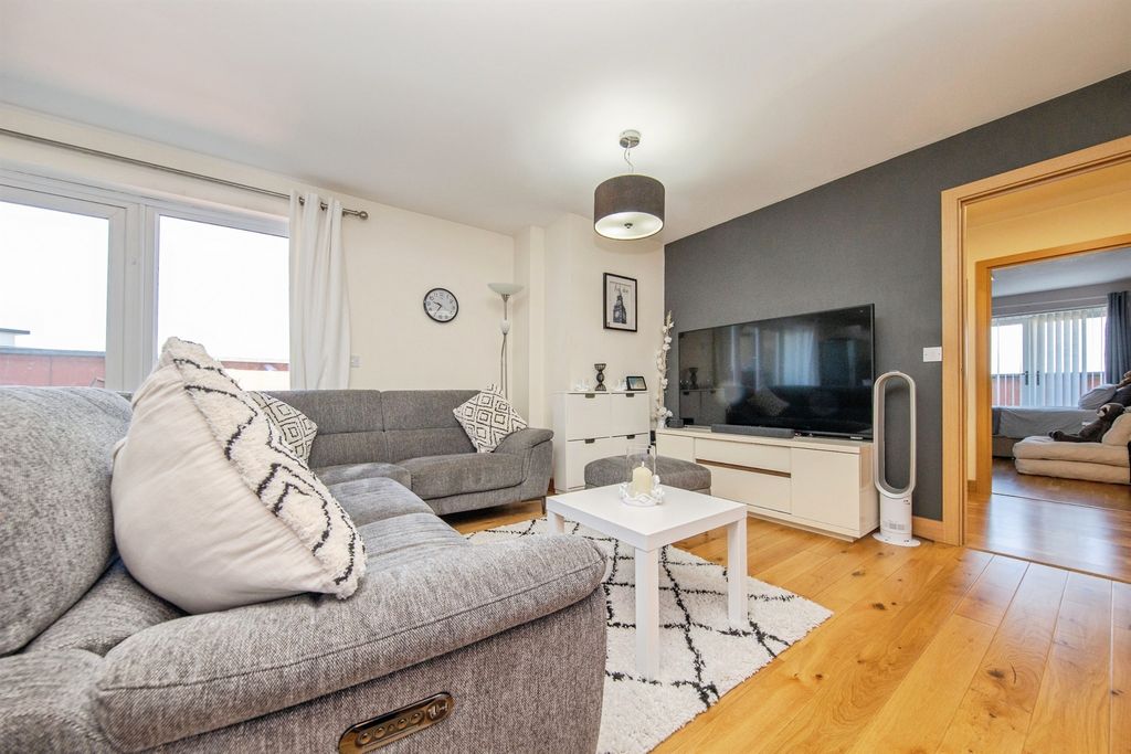 Additional image 7 of 3 bed penthouse for saleCaelum Drive, Colchester CO2