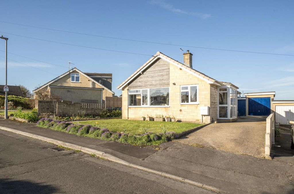 2 bed detached bungalow for saleTellcroft Close, Corsham SN13