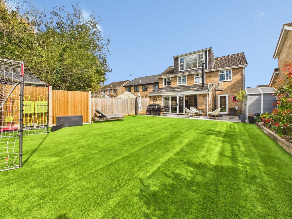 5 bed detached house for saleSt. Hughs Close, Crawley, West Sussex RH10