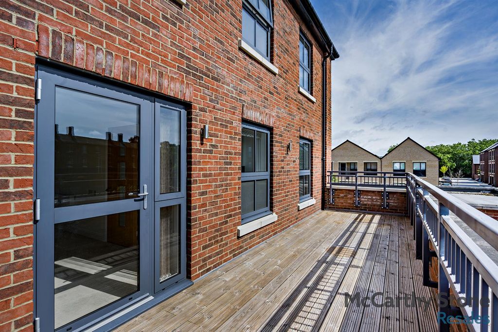 Additional image 2 of 2 bed flat for saleLancer House, Butt Road, Colchester CO2