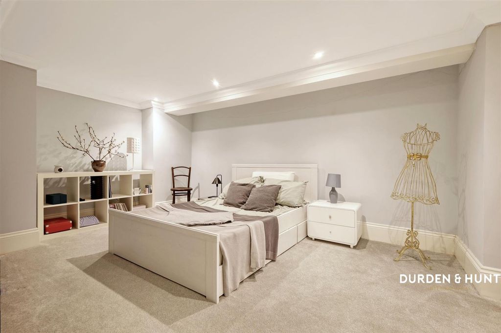 Additional image 10 of 4 bed flat for saleEast Hill, Colchester CO1