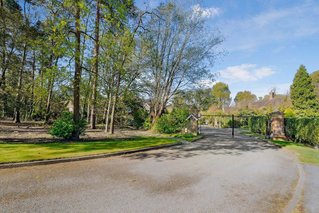 Additional image 22 of 5 bed detached house for saleSandringham Park, Surrey KT11
