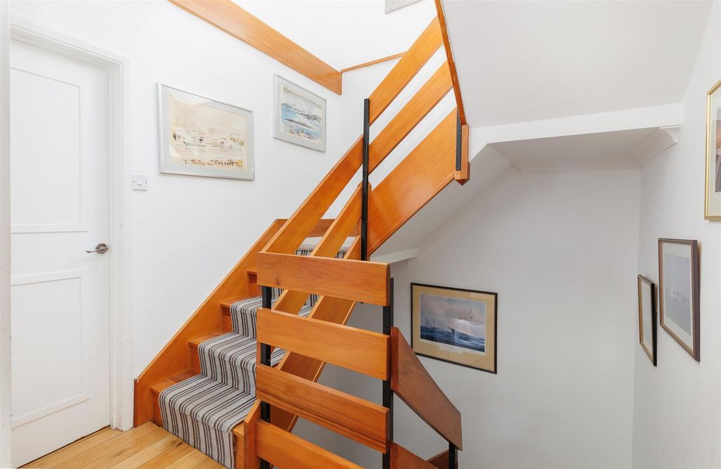 Additional image 13 of 5 bed terraced house for saleCowes, Isle Of Wight PO31