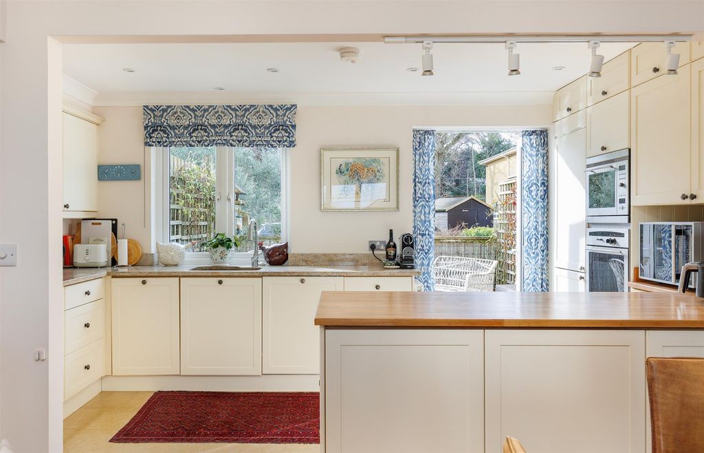 Additional image 12 of 4 bed property for saleCowes, Isle Of Wight PO31