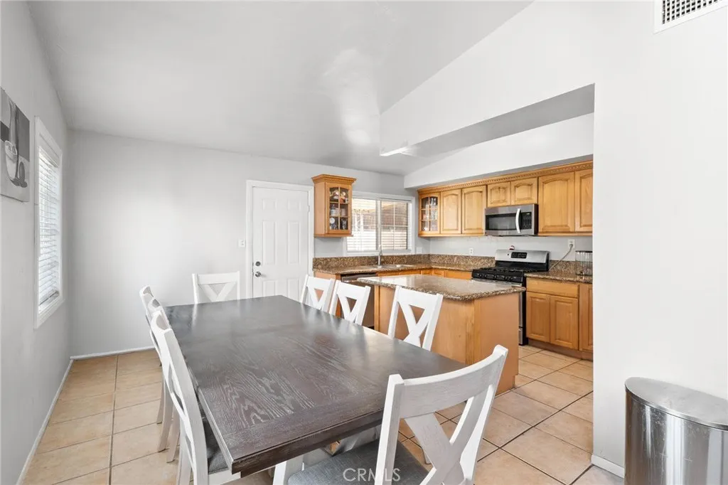 Additional image 6 of 3303 La Rue Street, Jurupa Valley, CA 92509