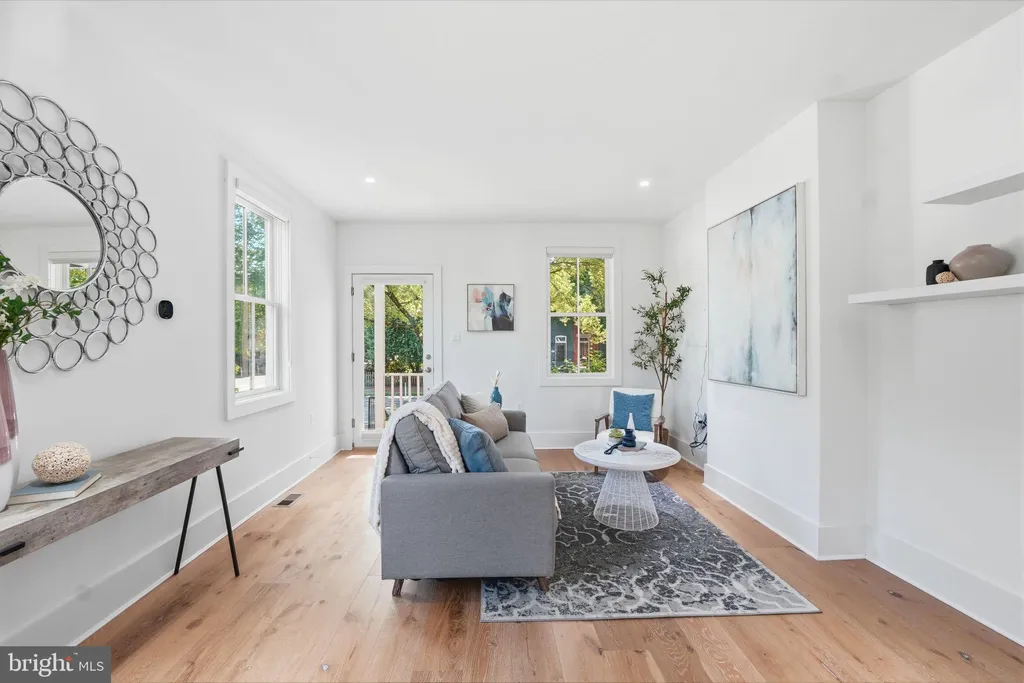 Additional image 5 of 401 11th Street SE, Washington, DC 20003
