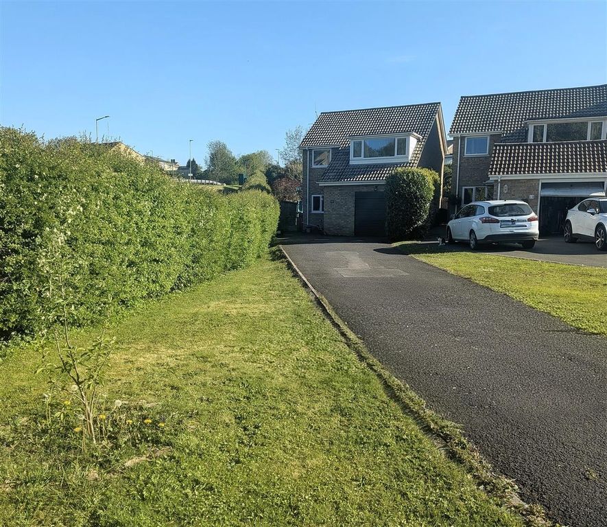 4 bed detached house for saleBrakspear Drive, Corsham SN13