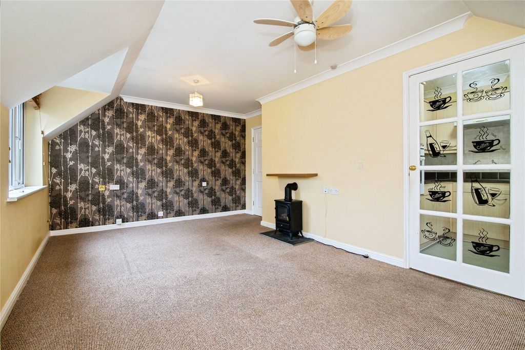 Additional image 2 of 2 bed flat for salePrimlea Court, Corbridge NE45