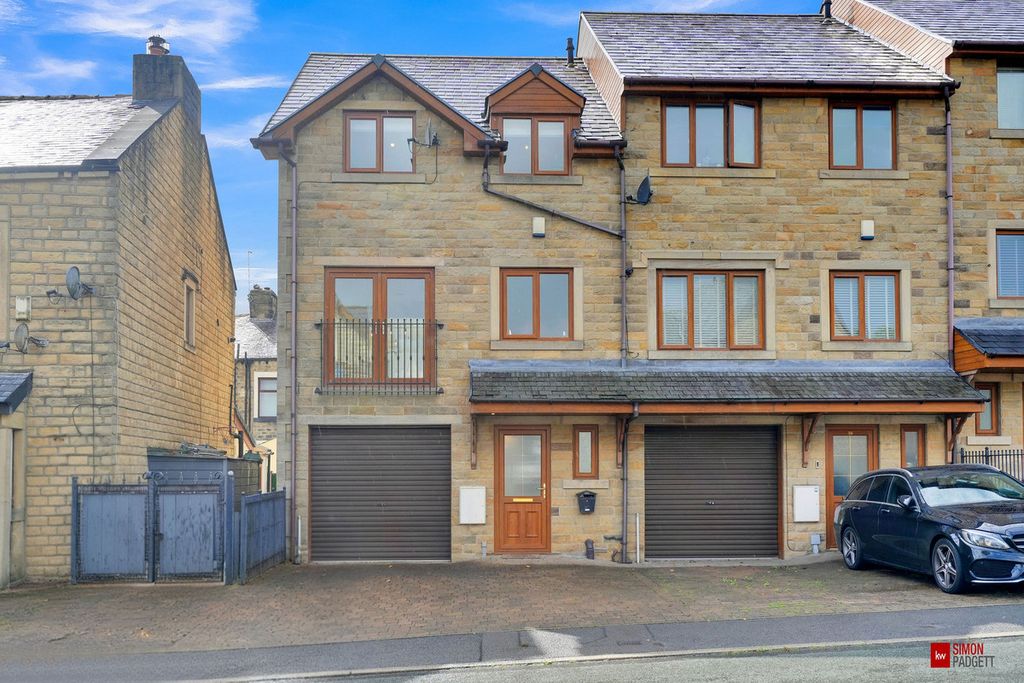 Additional image 2 of 4 bed terraced house for saleStandroyd Road, Colne BB8