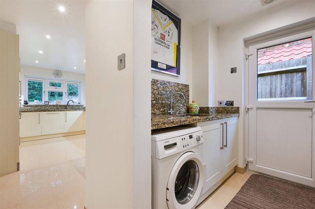 Additional image 13 of 4 bed detached house for saleWoodfield Hill, Chipstead CR5